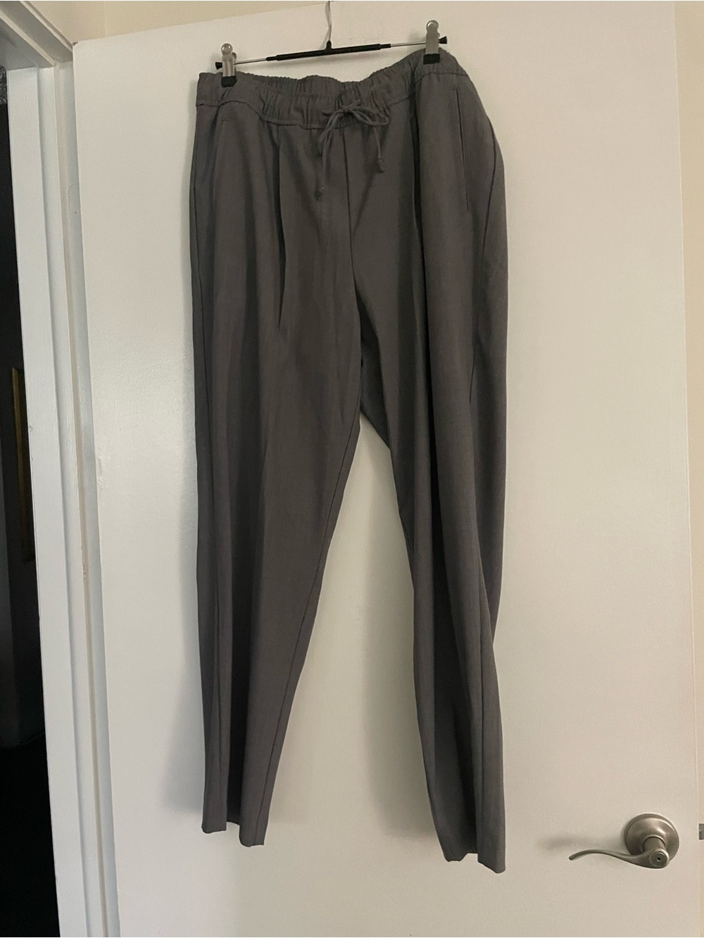 Old Navy Women's Gray Drawstring pants. Large.